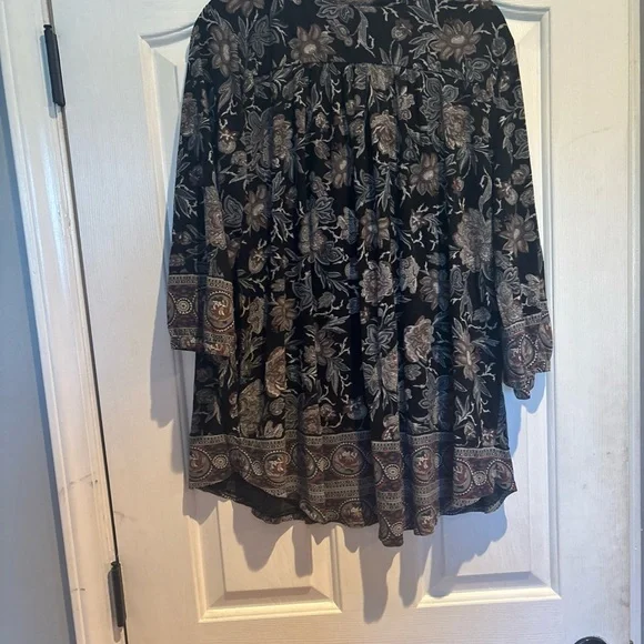 Lucky Brand Black and Brown Paisley Top - Picture 6 of 6